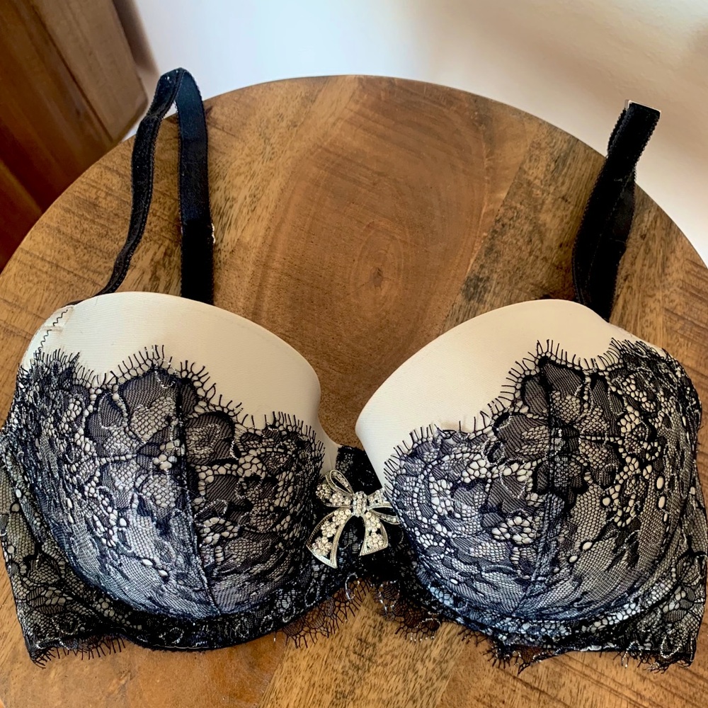 Victoria’s Secret Dream Angels Sexy Lace Bra 32DD